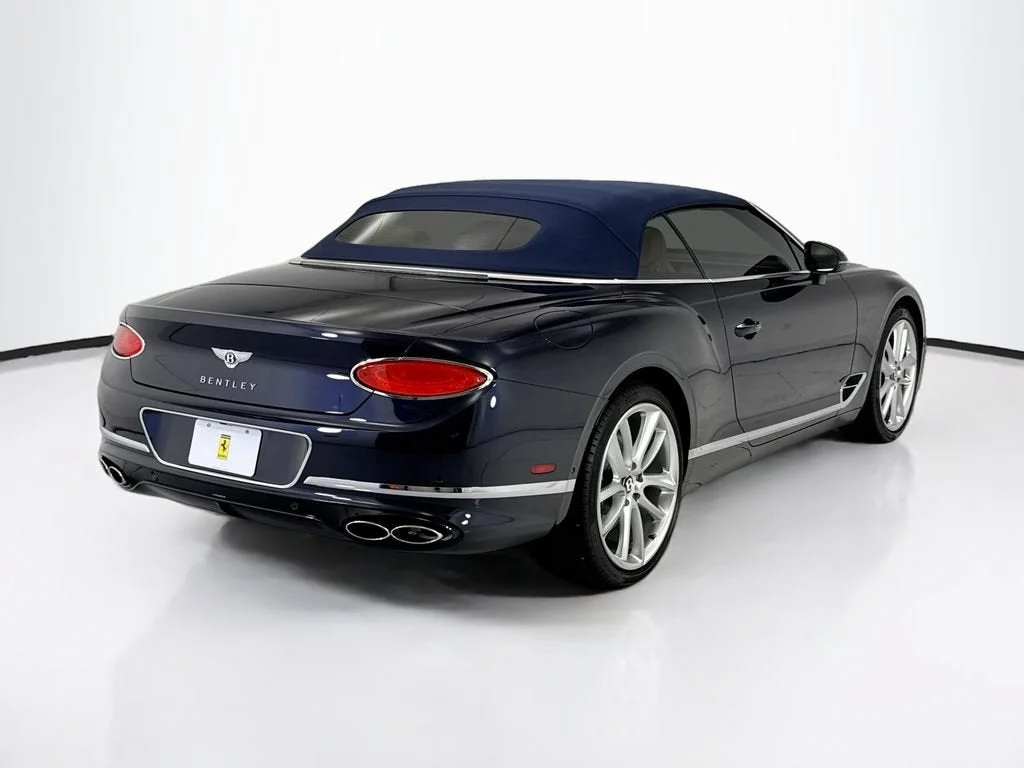 Used 2021  Bentley V8 image 13