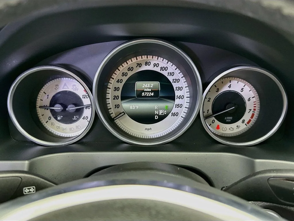 Used 2015  Mercedes-Benz E 550 image 30
