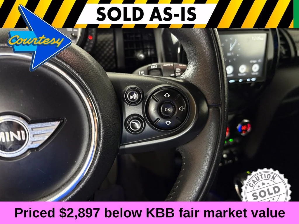 Used 2015 Red MINI Base image 20