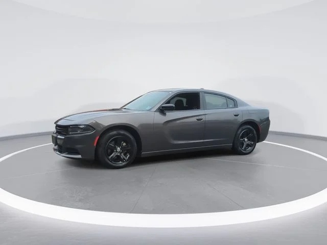 Used 2023 Gray Dodge SXT image 4