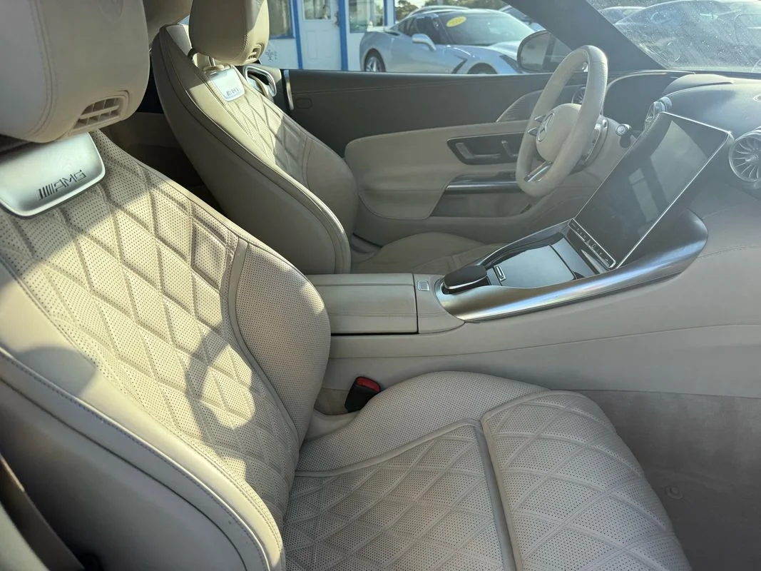 Used 2022  Mercedes-Benz 4MATIC® image 20