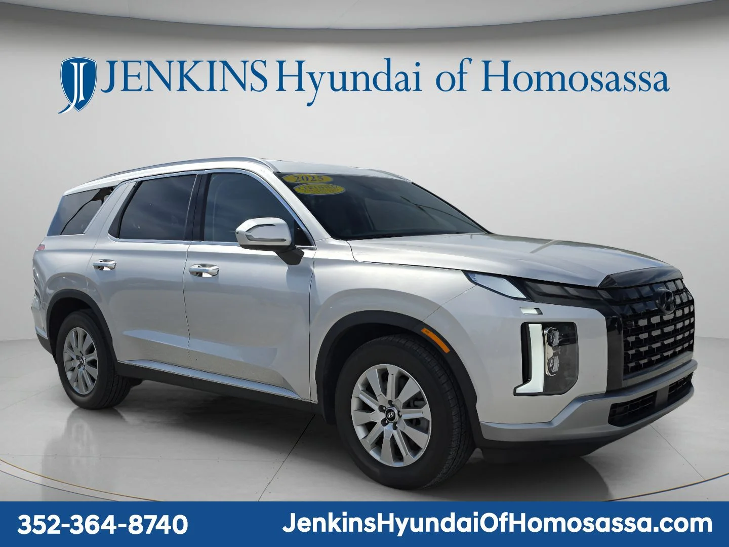 Used 2025 Silver Hyundai SEL image 1