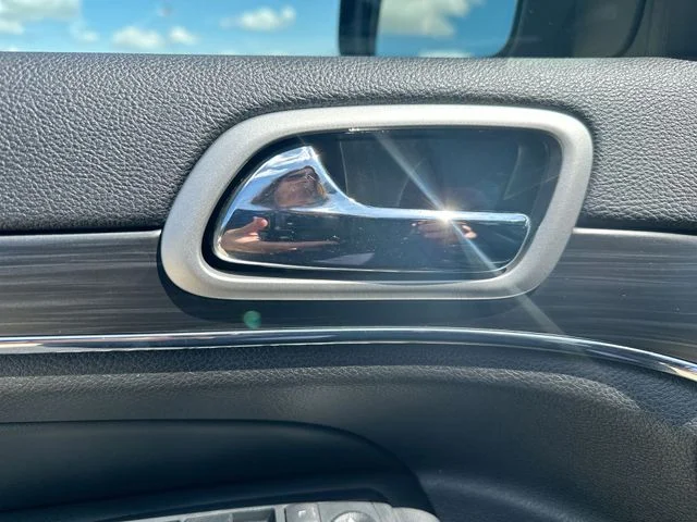 Used 2020 Blue Jeep Limited image 46