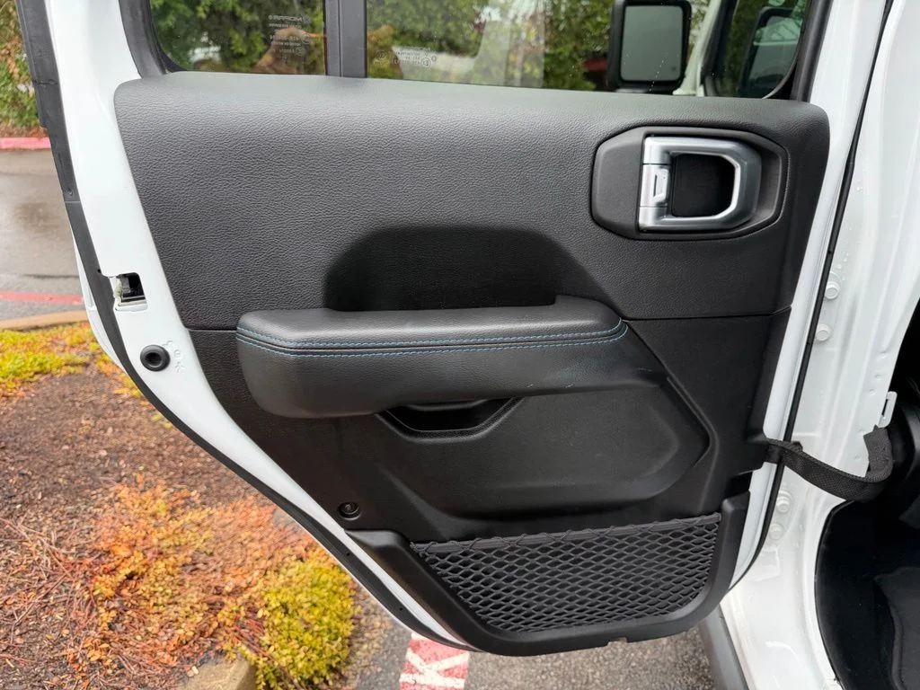Used 2023 White Jeep Rubicon 4xe image 28