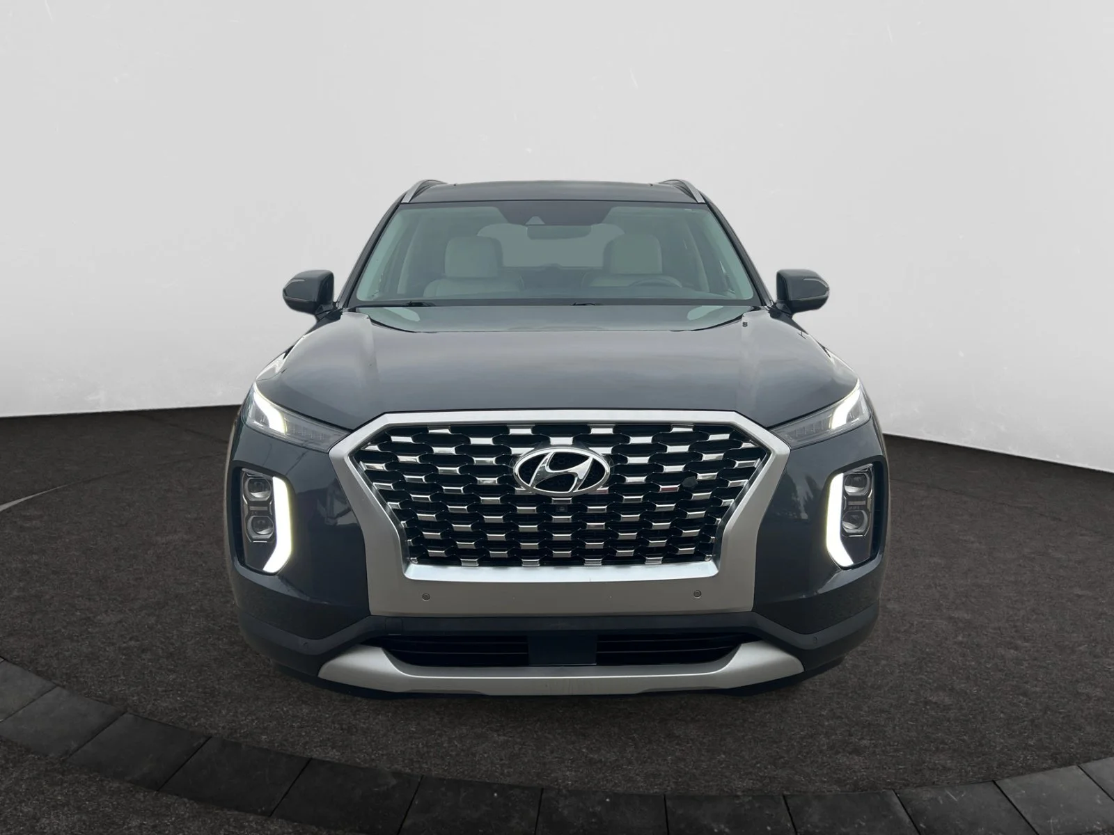 Used 2020 Gray Hyundai Luxury AWD image 8