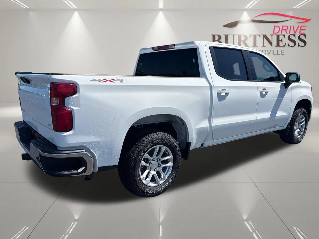 New 2026 Summit White Chevrolet LT image 7