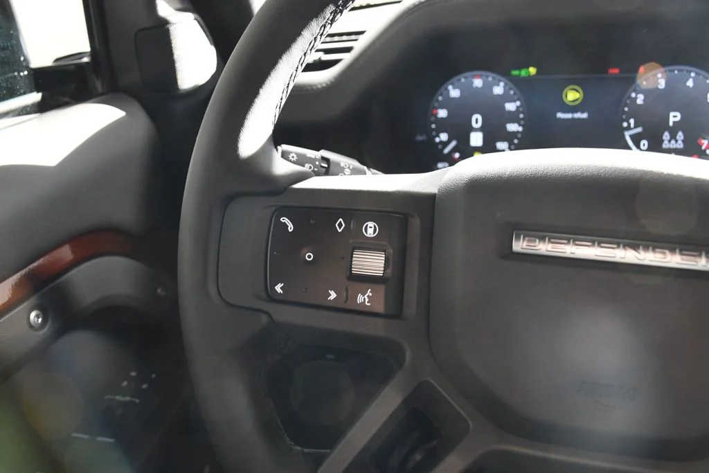 New 2026 Sedona Red Land Rover X-Dynamic SE image 29