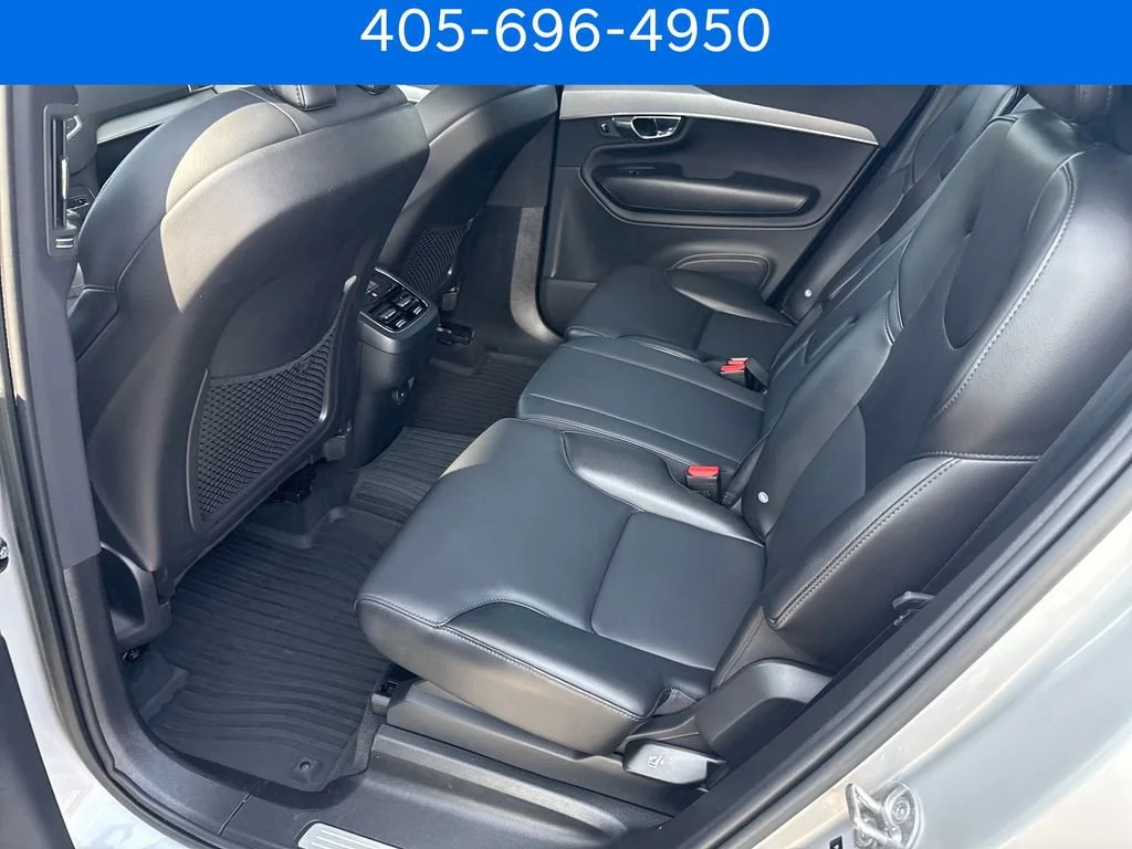 Pre-Owned 2022 Volvo XC90 Momentum