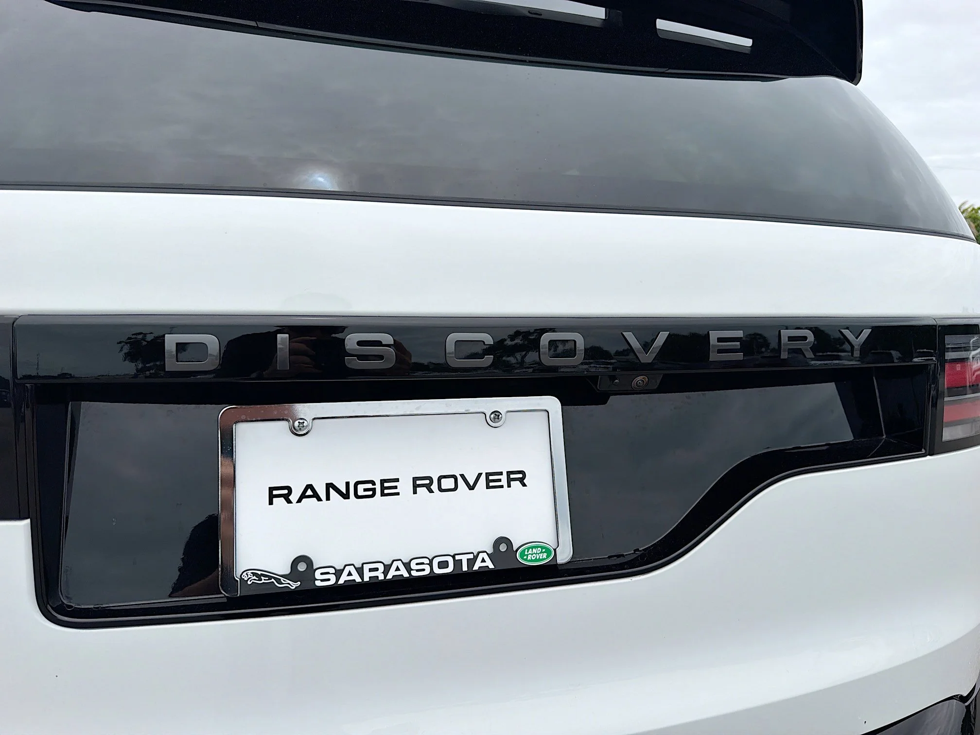 Certified Used 2025 Fuji White Land Rover Dynamic SE image 11