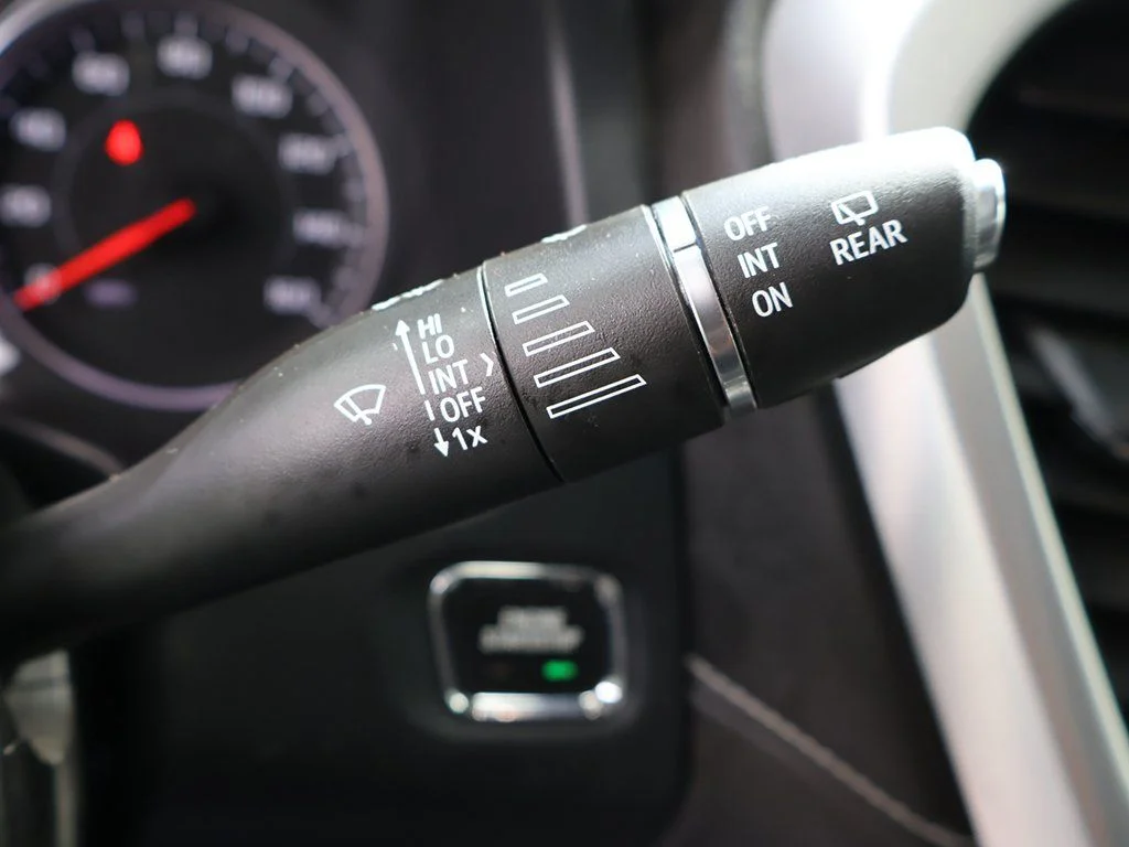 Used 2023 Silver GMC SLT image 45