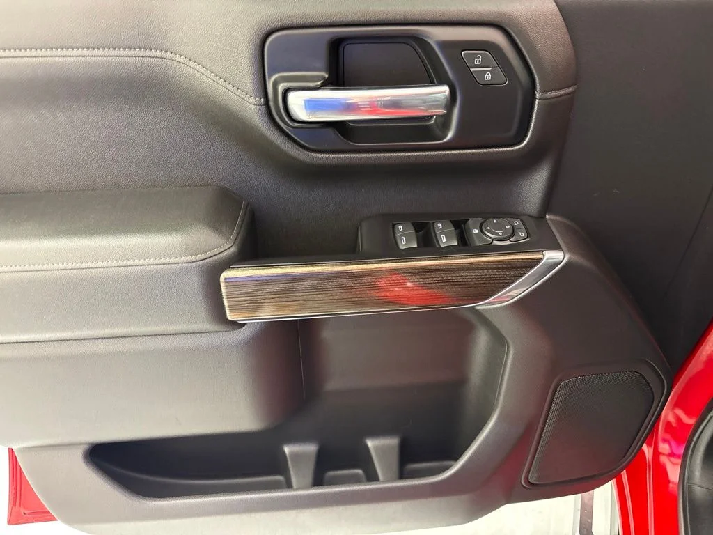 Used 2020 Red Chevrolet RST image 28