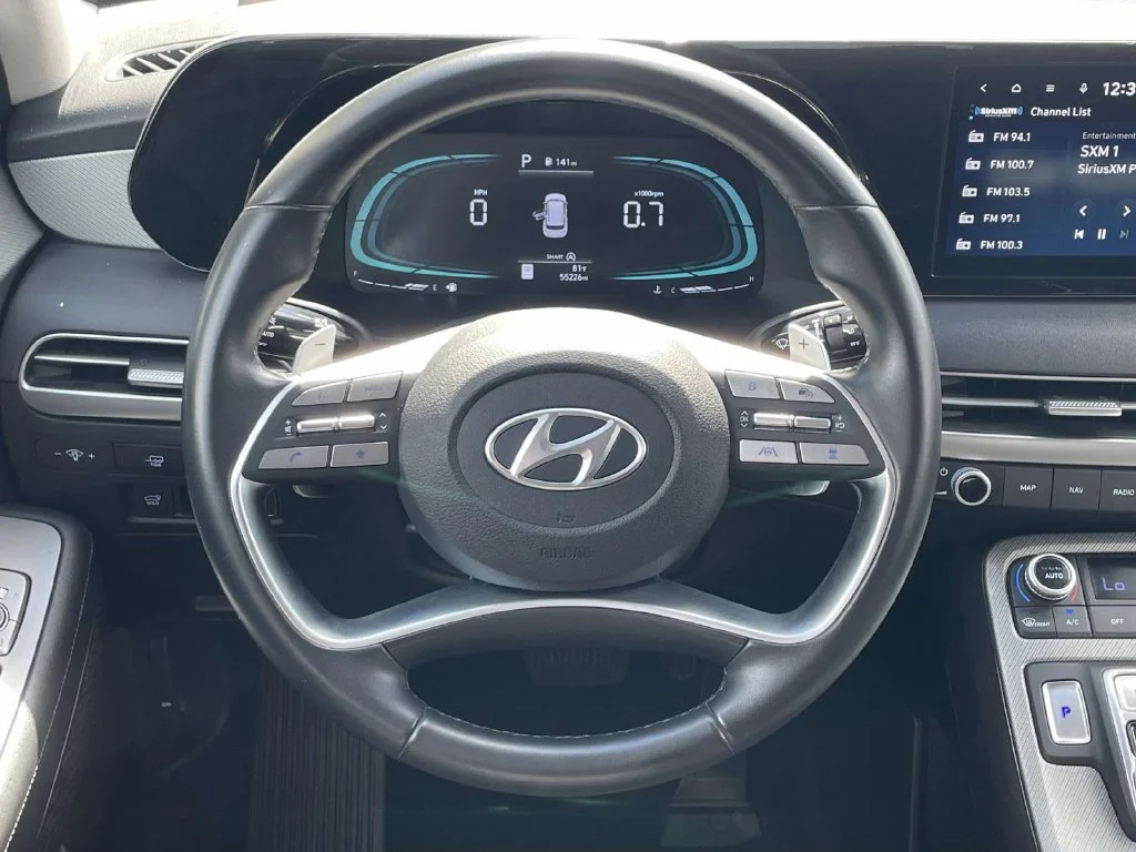 Certified Used 2025 Black Hyundai SEL image 24