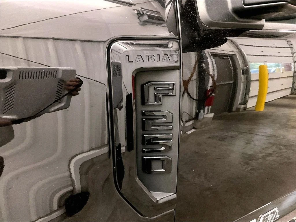 Used 2019 Black Ford Lariat image 11