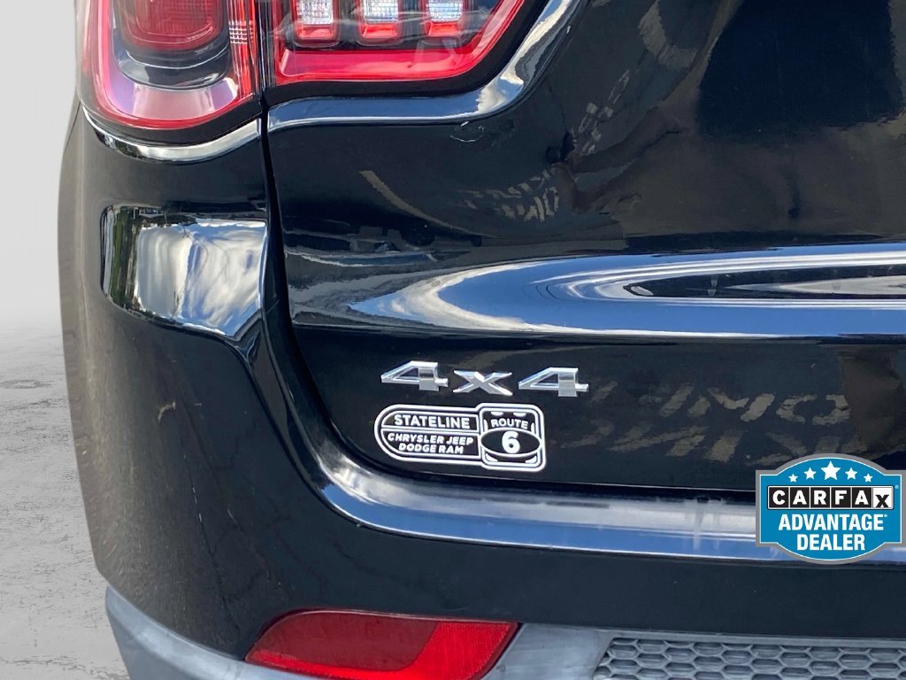 Used 2019 Black Jeep Latitude image 6