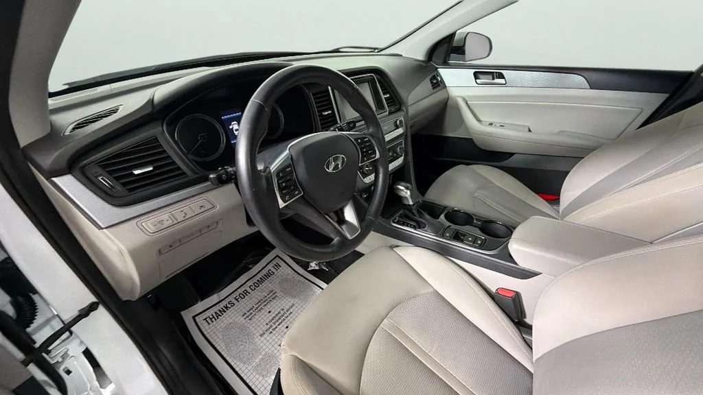 Used 2018 White Hyundai SEL image 18
