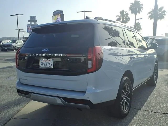 Used 2025 Space Silver Me Ford Platinum image 4