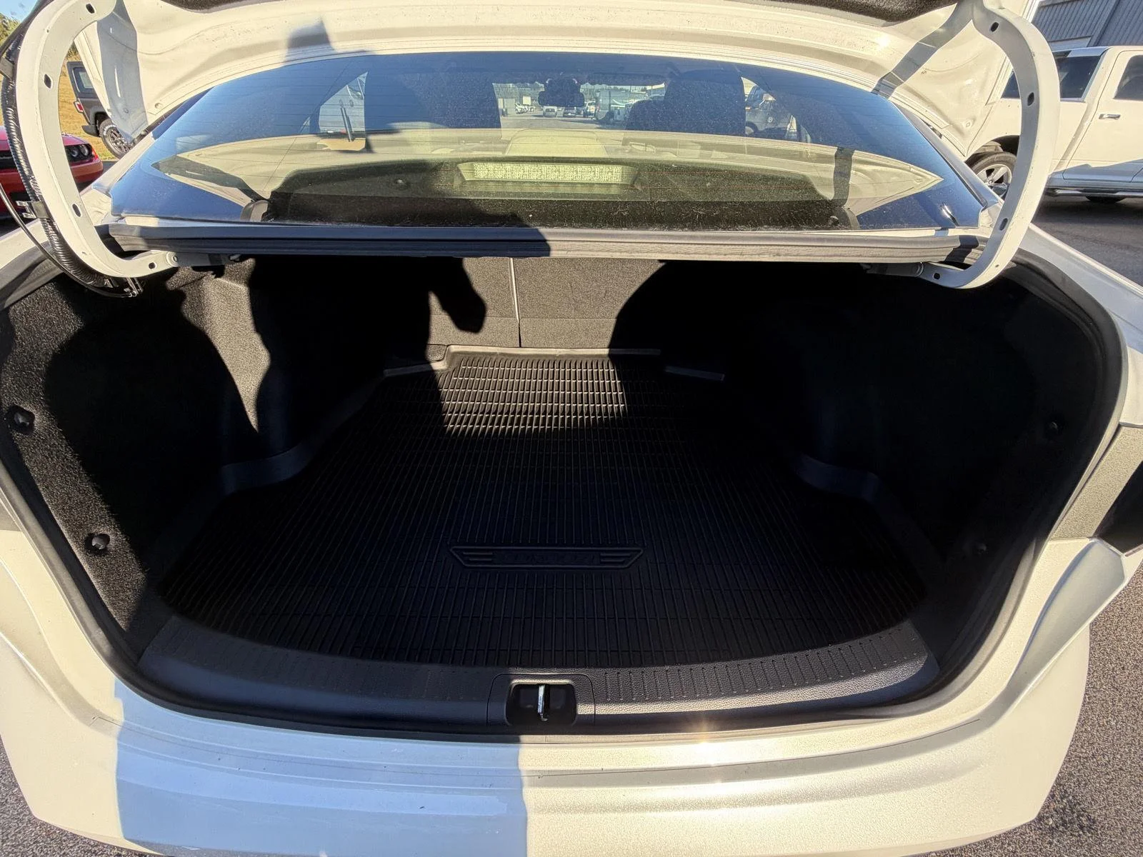 Used 2024 Wind Chill Pearl Toyota Hybrid LE image 20