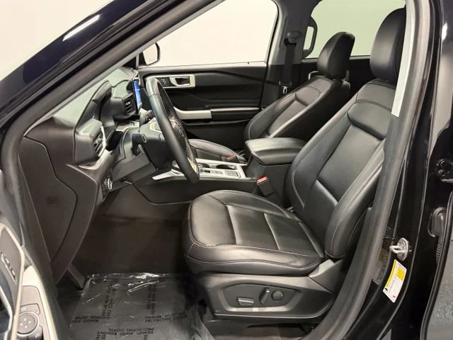 Used 2023 Black Ford XLT image 10