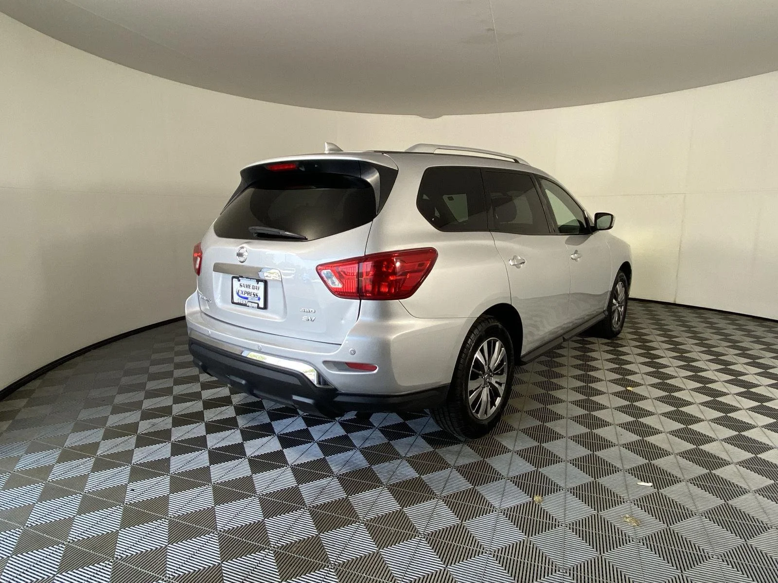Used 2019 Brilliant Silver Metallic Nissan SV image 8
