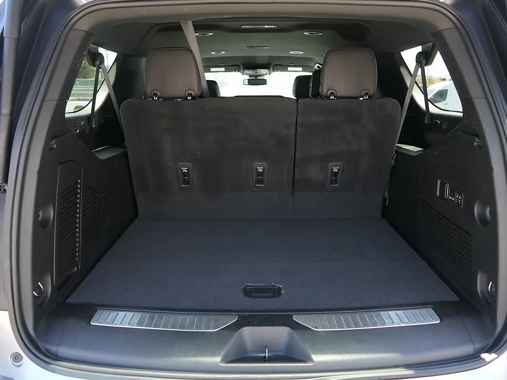 Used 2024 Sterling Gray Metallic Chevrolet Premier image 23