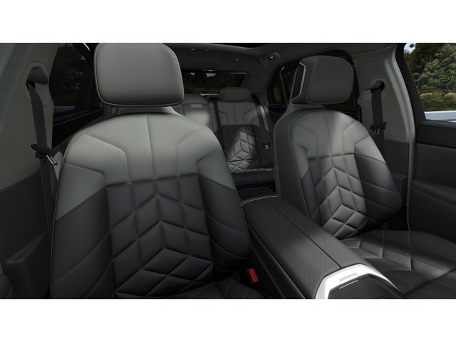 New 2027 Black Sapphire Metallic BMW i7 image 11