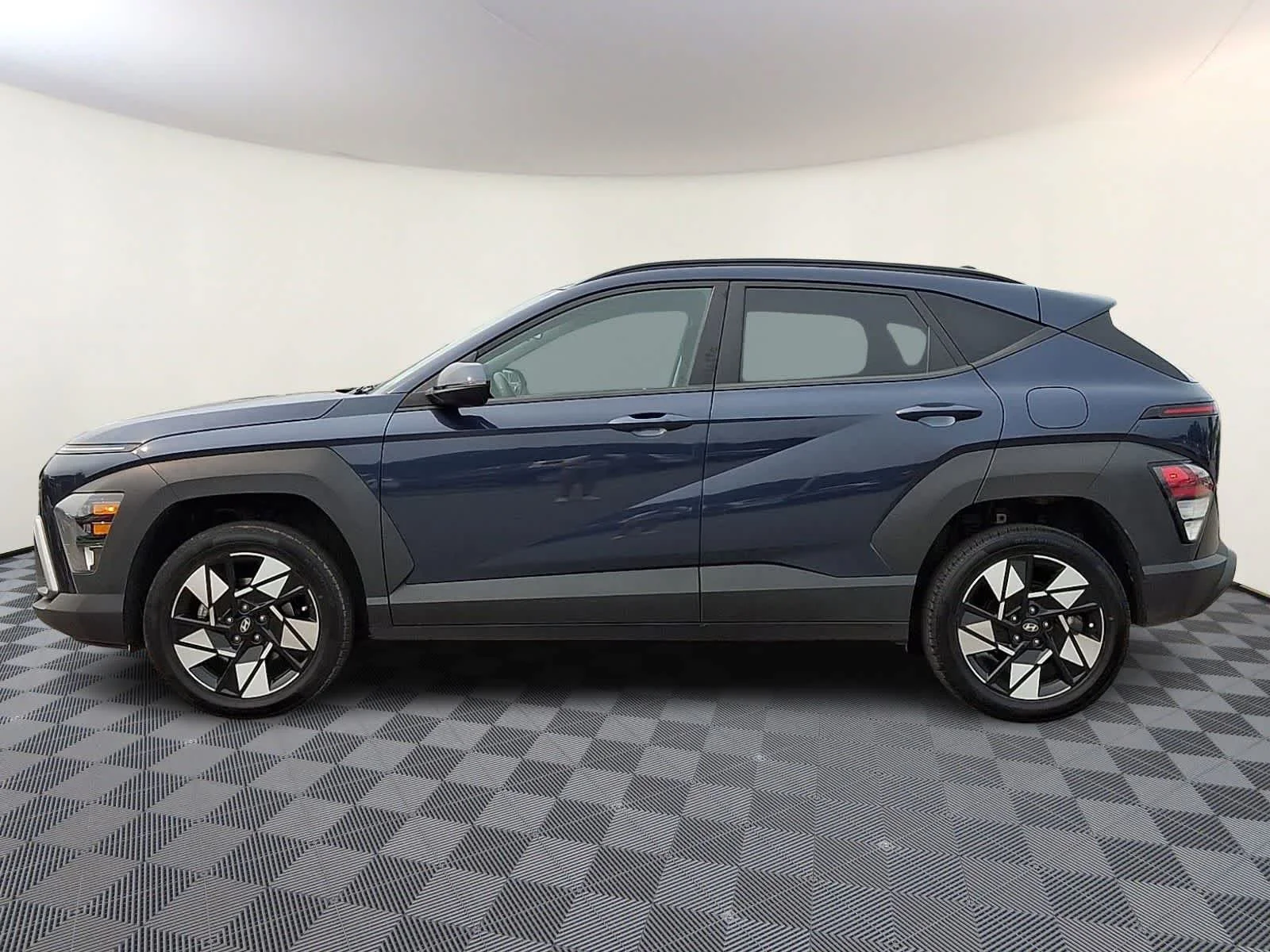 Used 2025 Denim Blue Hyundai SEL image 8