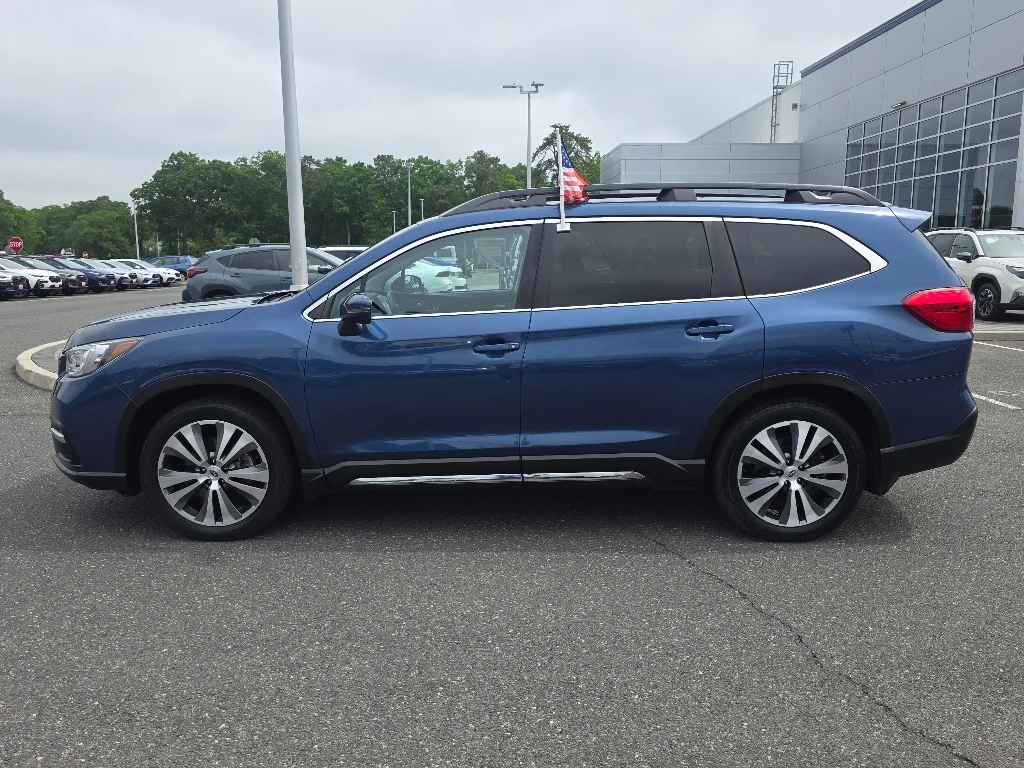 Used 2021 Abyss Blue Pearl Subaru Limited image 9