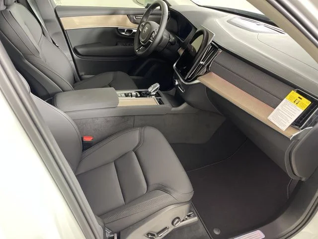 2025 Volvo XC90 Plus - Photo 49