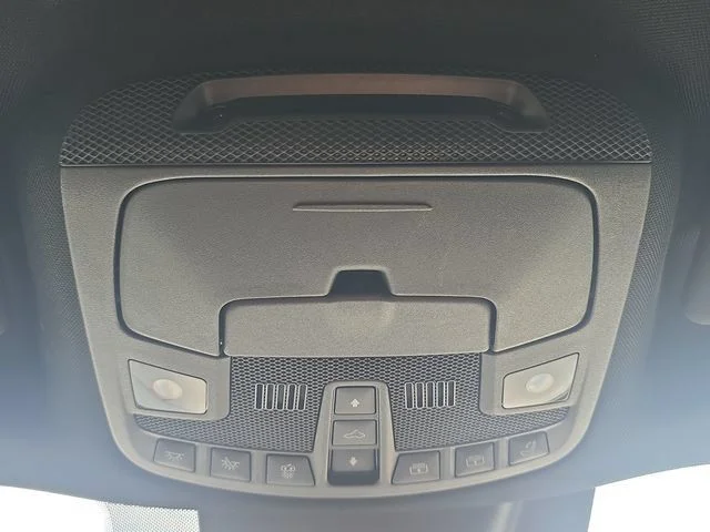 Used 2019 Black Metallic Lincoln Reserve image 29