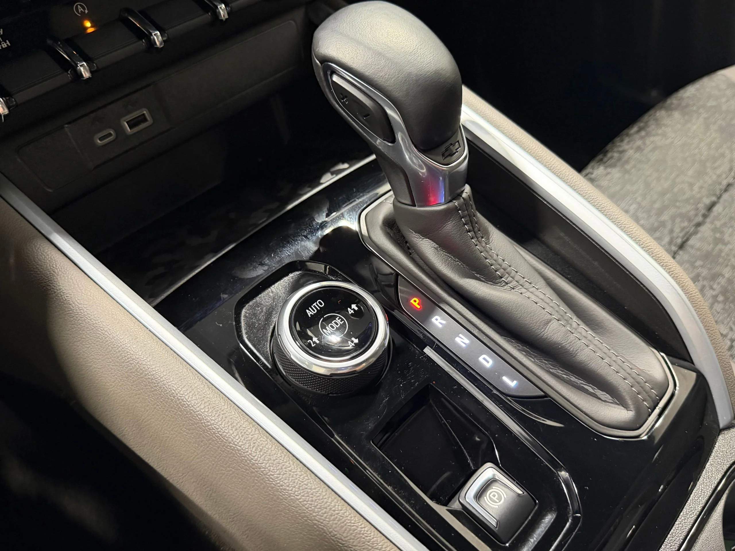 Used 2024 White Chevrolet ZR2 image 45