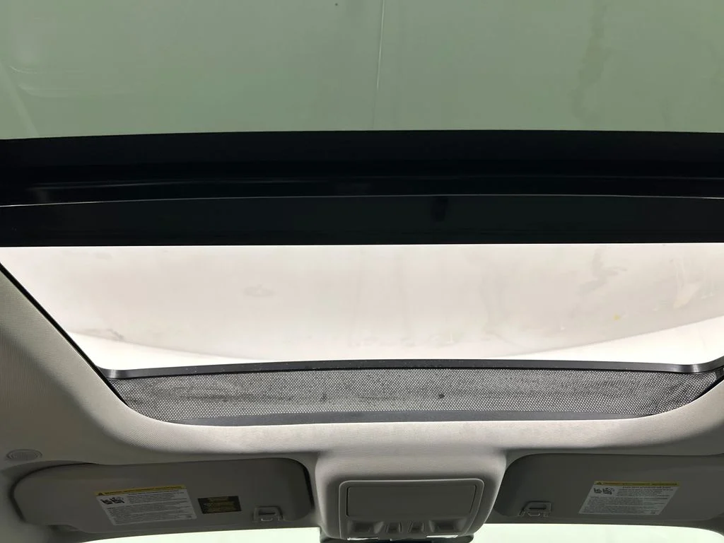 Used 2022 Gray Ford SEL image 19