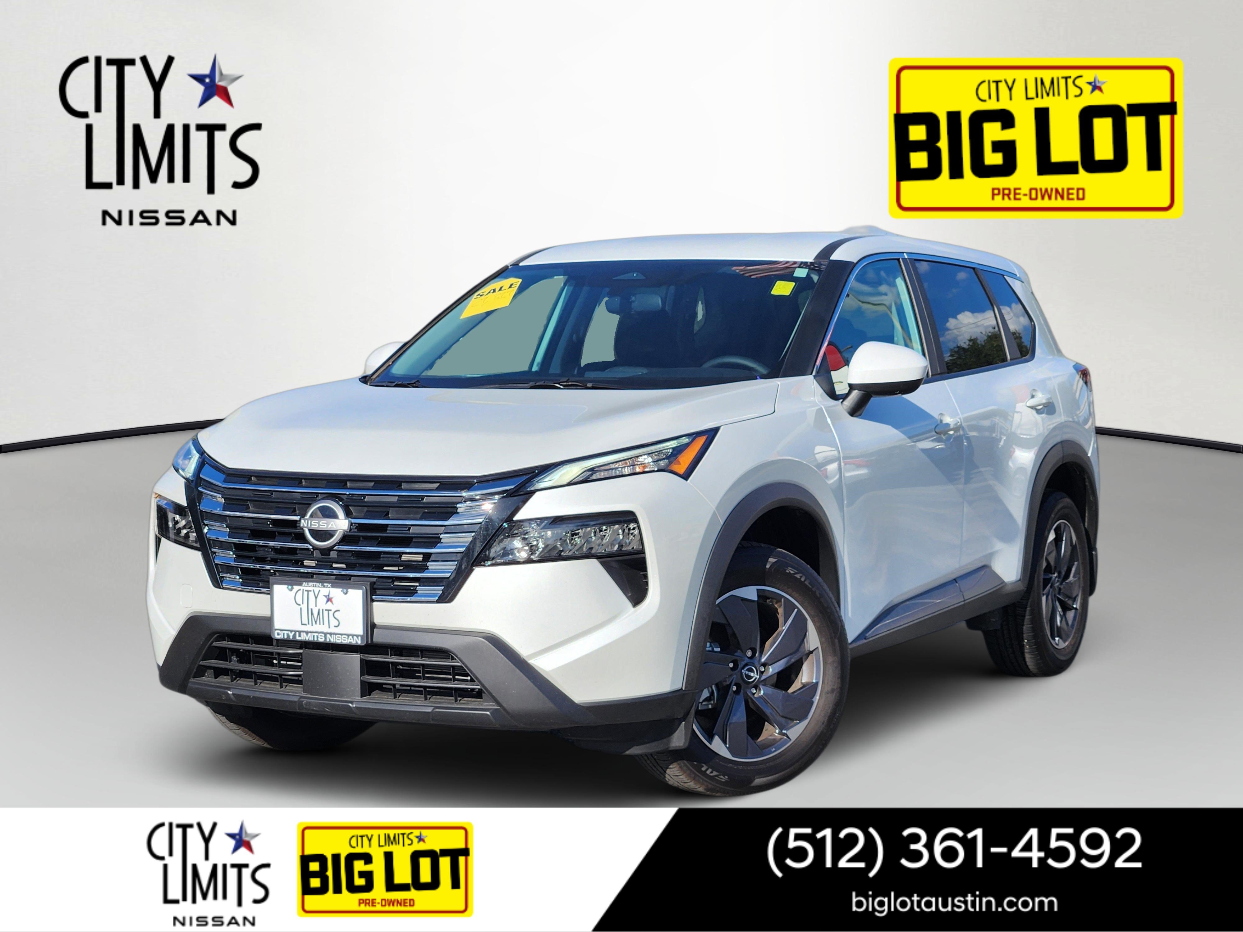 Used 2026 Everest White Pearl Tricoat Nissan SV image 1