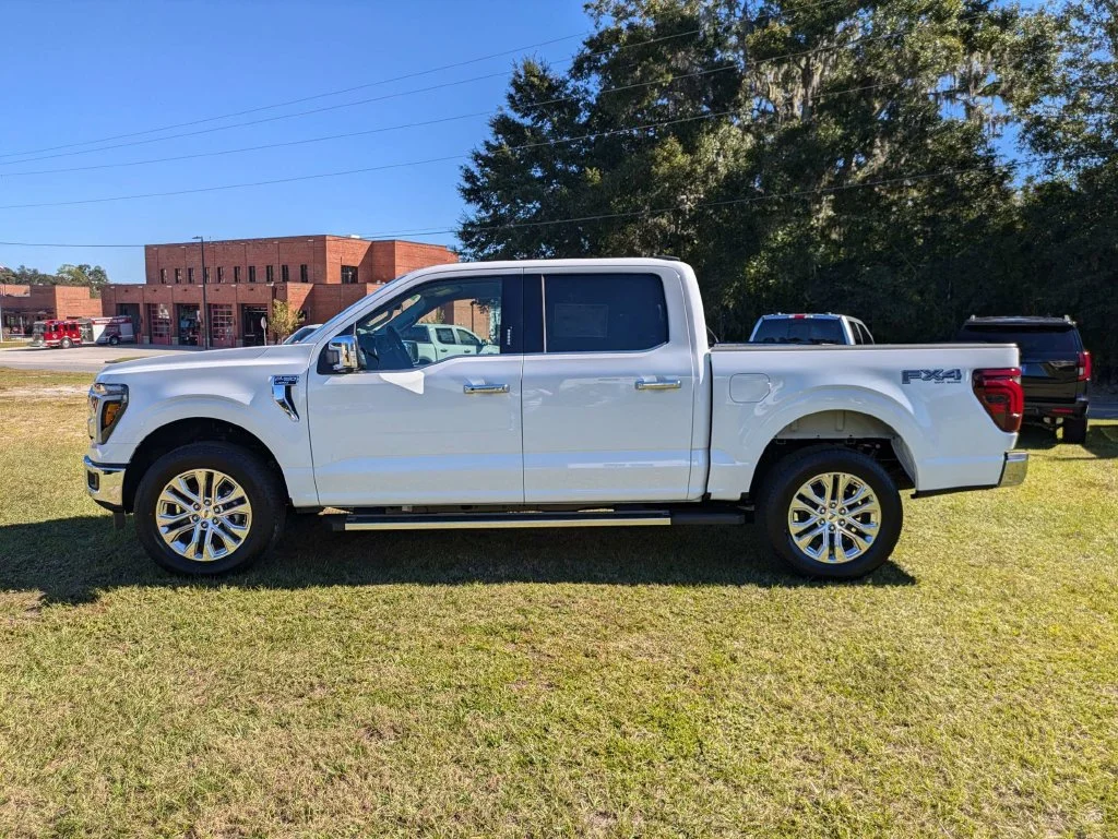 New 2026 Oxford White Ford Lariat image 7