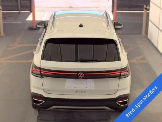 Used 2025 White Volkswagen 1.5T SE image 3