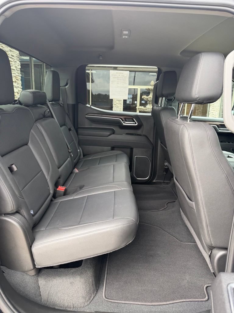 Used 2025 Onyx Black GMC SLT image 30