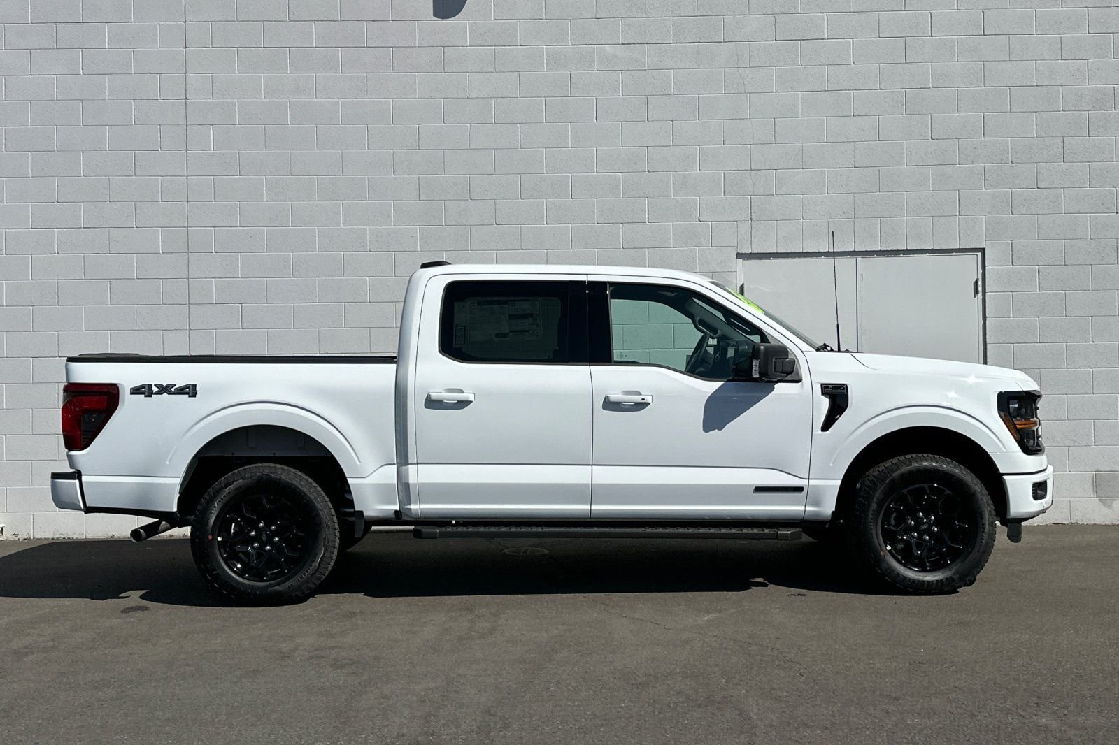New 2026 White Ford XLT image 2
