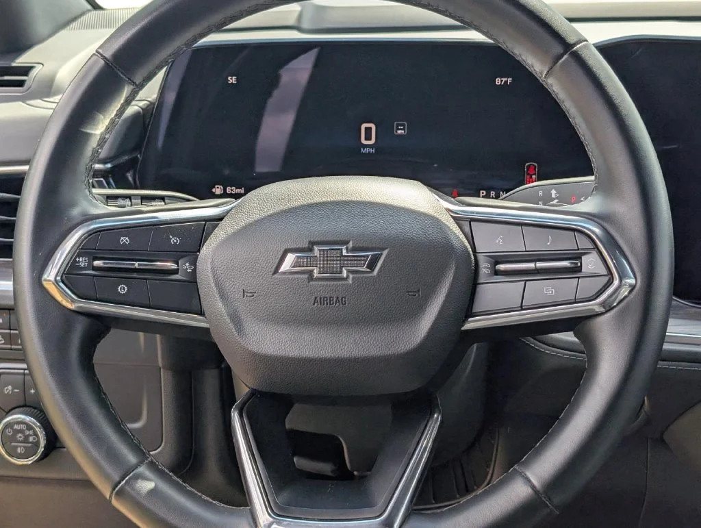 Used 2025 Black Chevrolet Z71 image 23