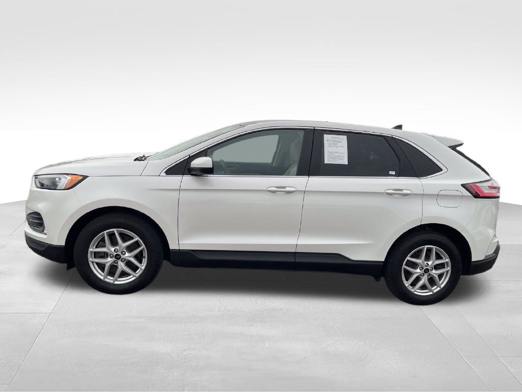 Used 2023 White Ford SEL image 2