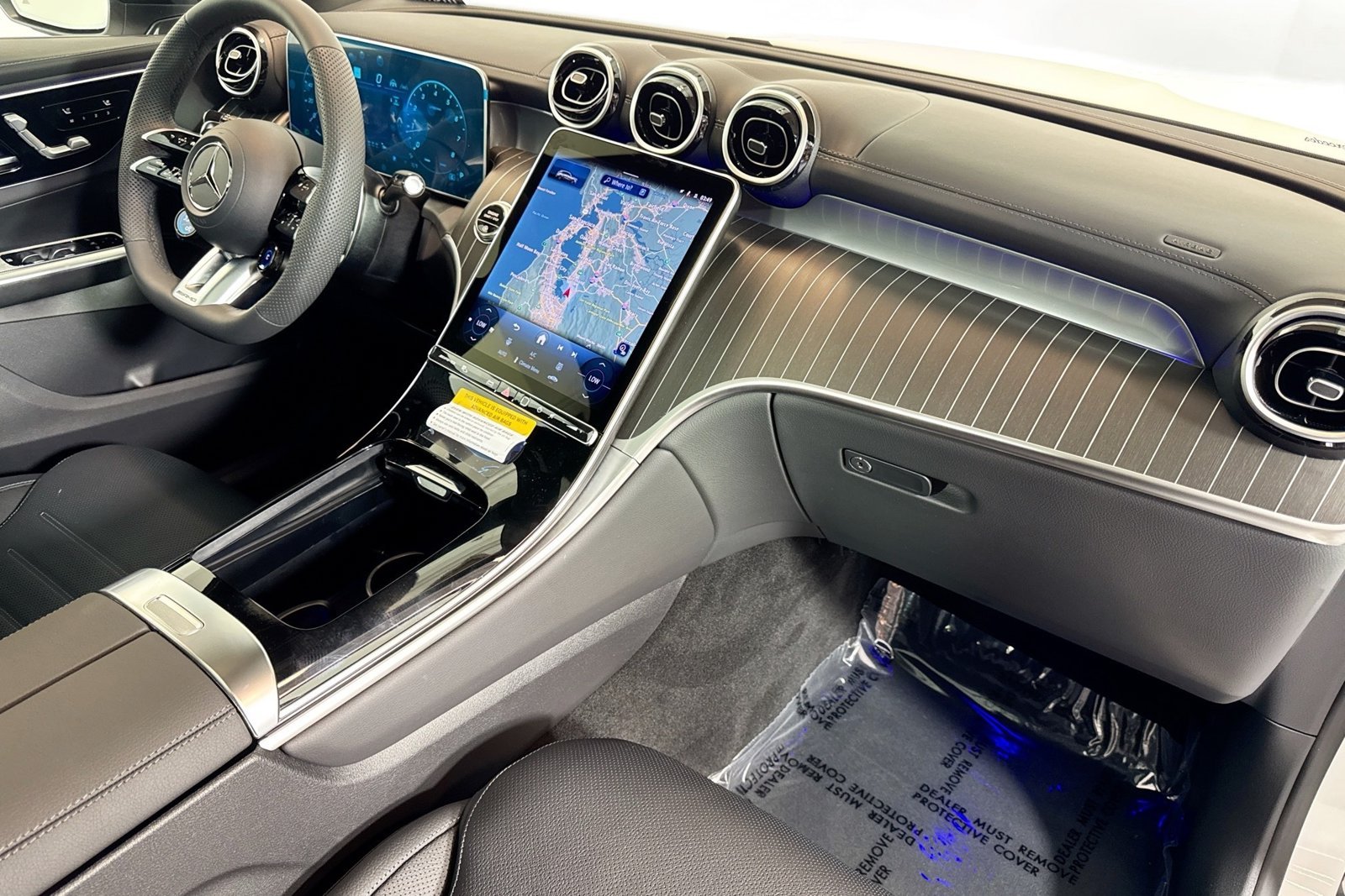New 2026 MANUFAKTUR Moonlight White Metallic Mercedes-Benz AMG® GLC 43 image 26