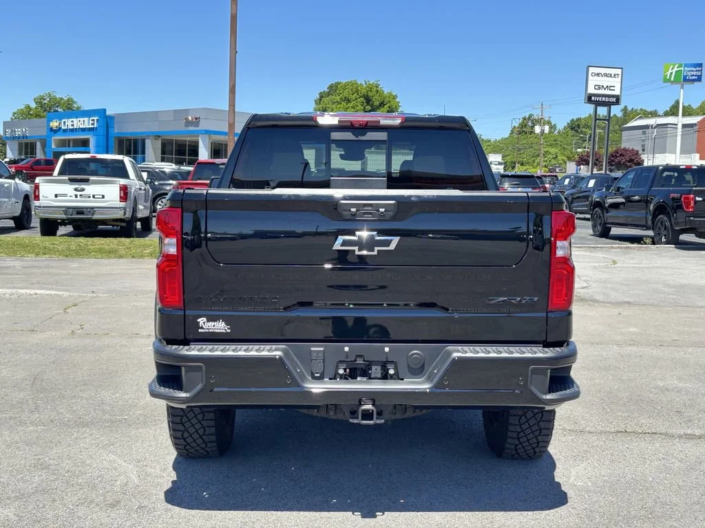 Used 2025 Black Chevrolet ZR2 image 8