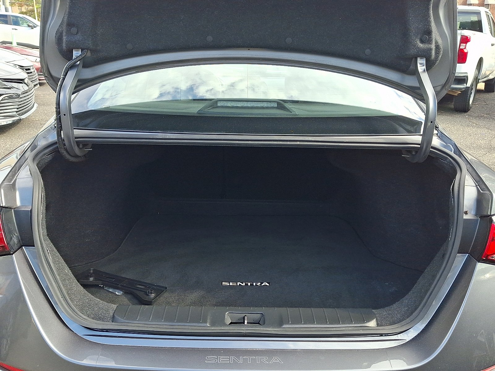 Used 2021 Gun Metallic - KAD Nissan SR Xtronic CVT image 29