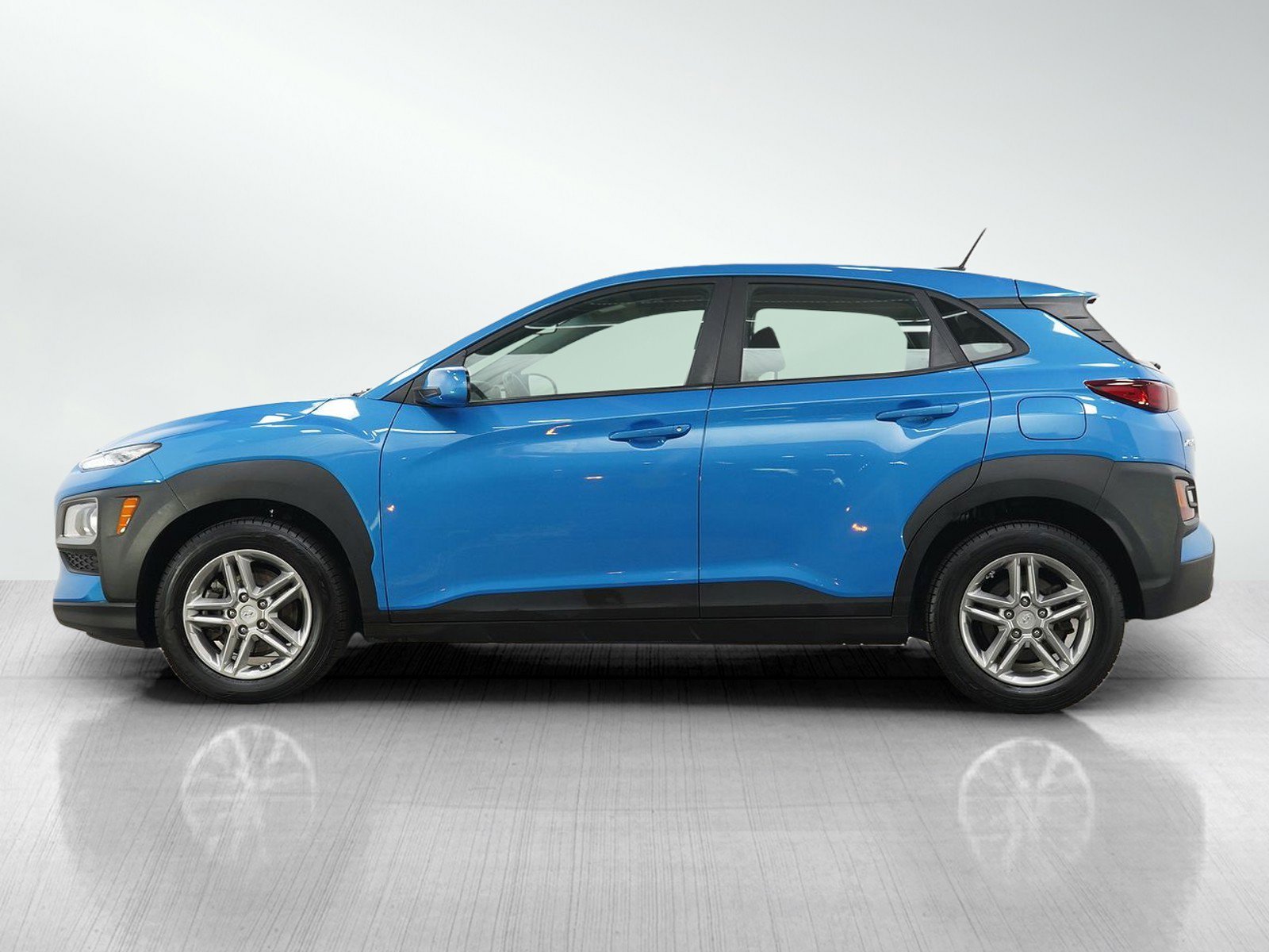 Used 2020 Hyundai Kona SE with VIN KM8K1CAA9LU486752 for sale in Minneapolis, Minnesota
