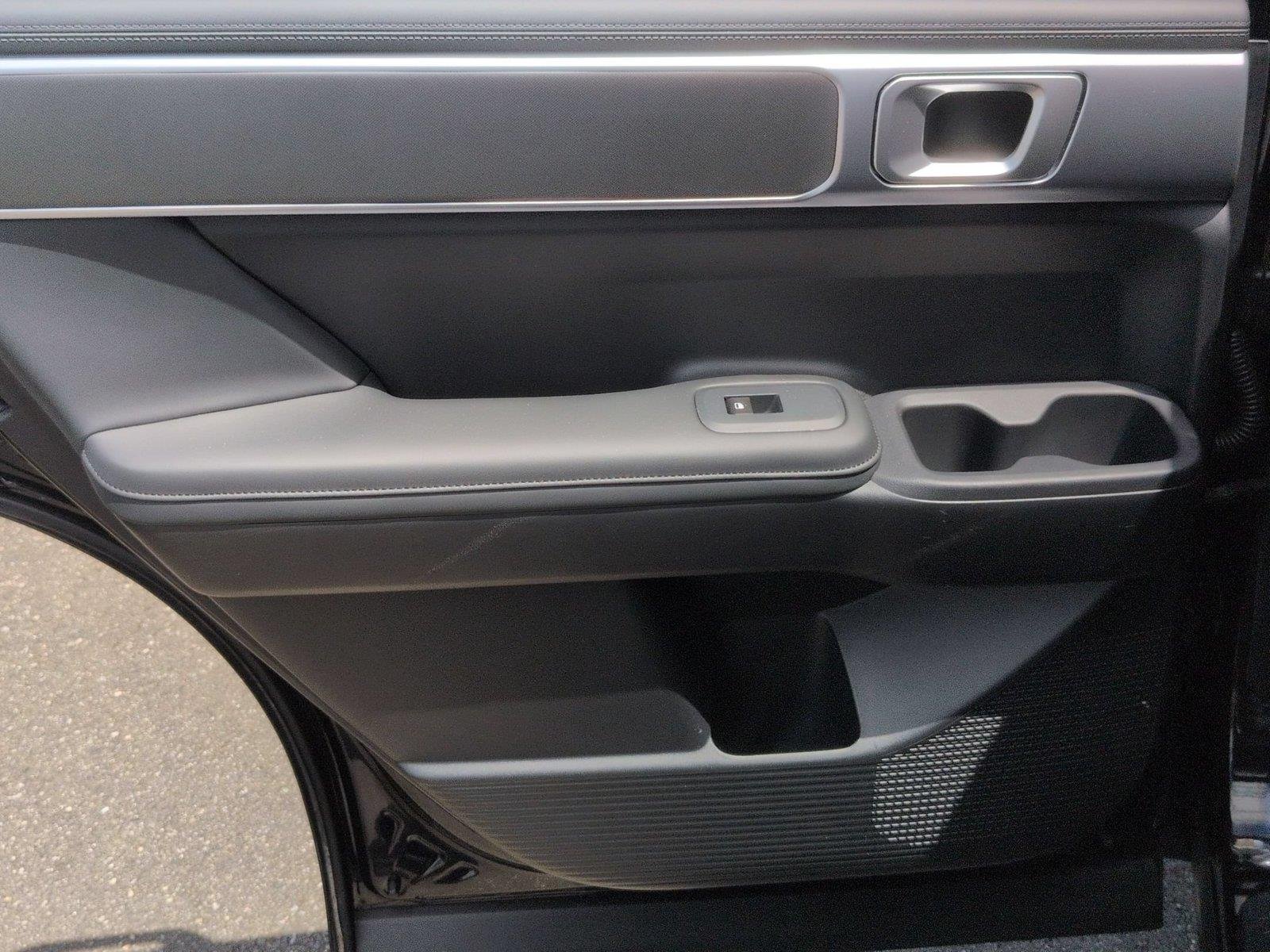 Used 2026 Phantom Black Hyundai SEL image 32