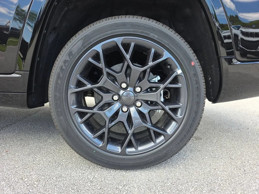 New 2026 Diamond Black Crystal Pearl-Coat Exterior Paint Jeep Summit image 7