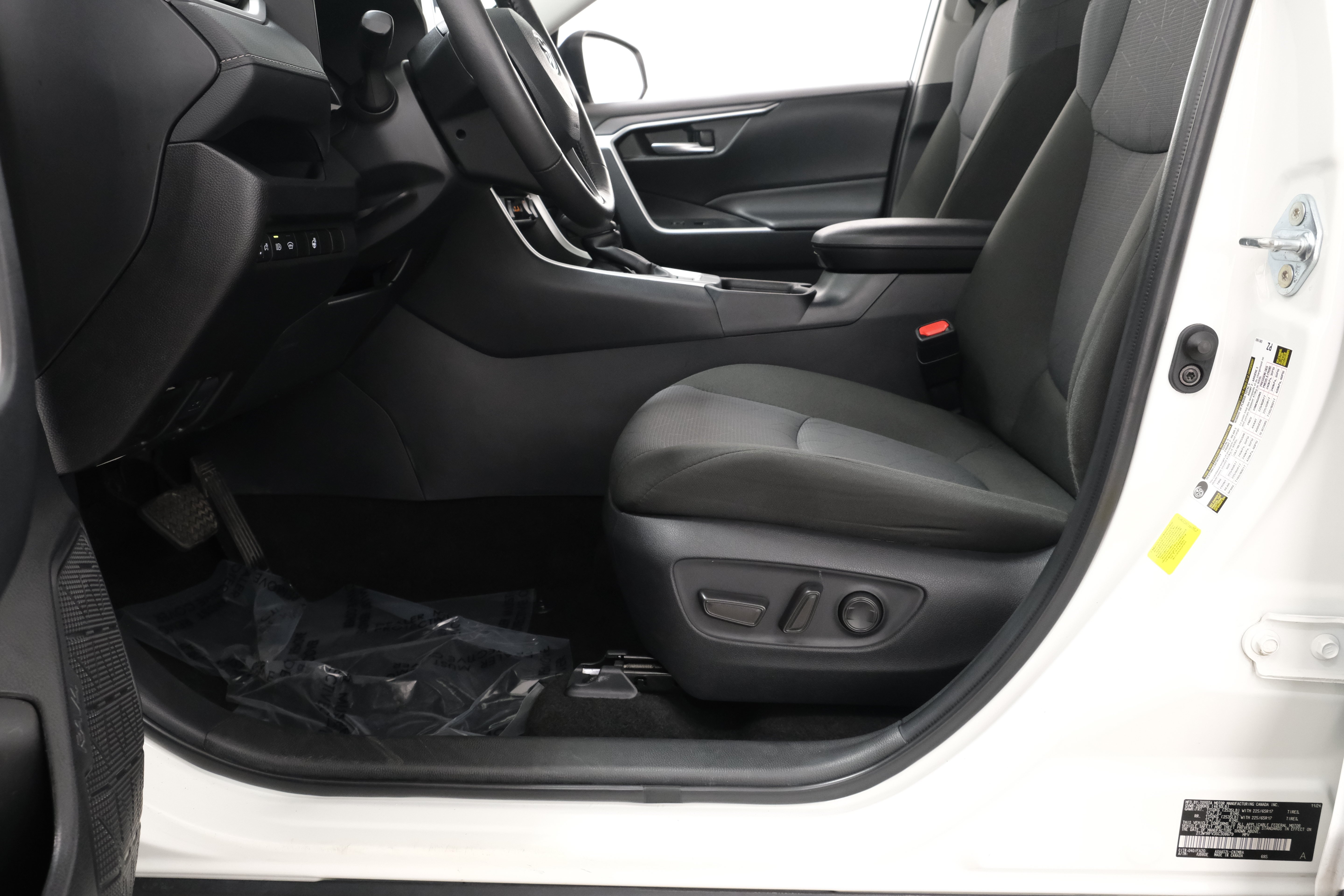 Certified Used 2025 Ice Cap Toyota XLE image 31