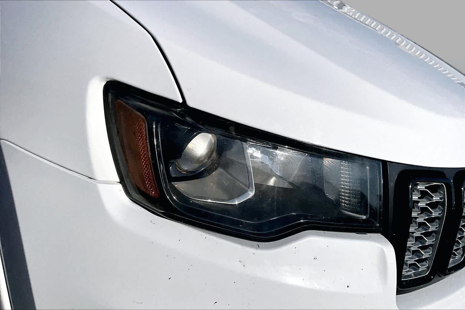 Used 2018 Bright White Clearcoat Jeep Altitude image 29