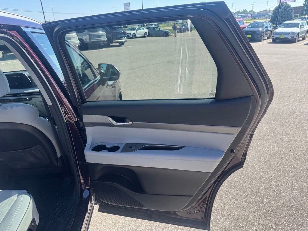 Used 2025 Red Hyundai SEL image 19