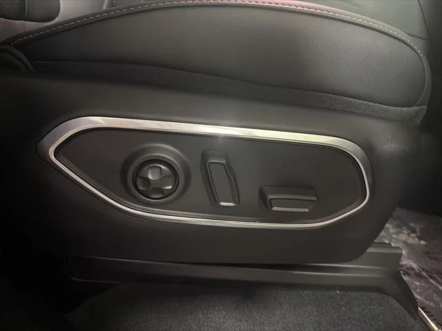 New 2026 High Gloss Black Exterior Paint Jeep Grand Wagoneer image 27
