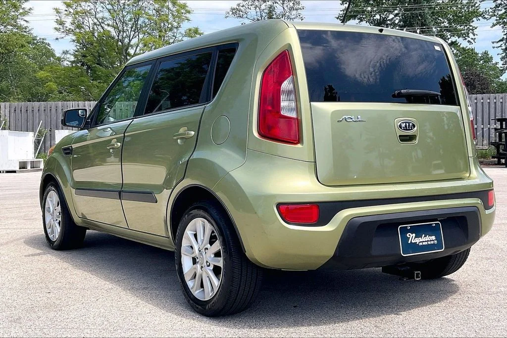 Used 2012 Green Kia Plus image 10
