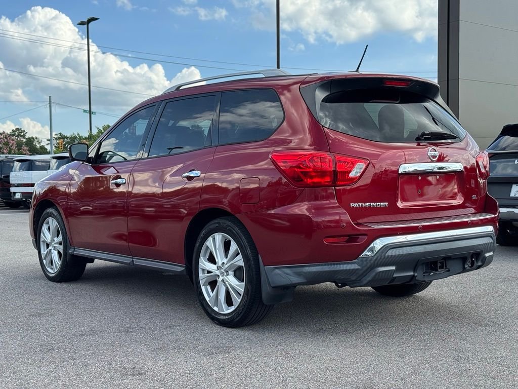 Used 2018 Red Nissan SL image 11